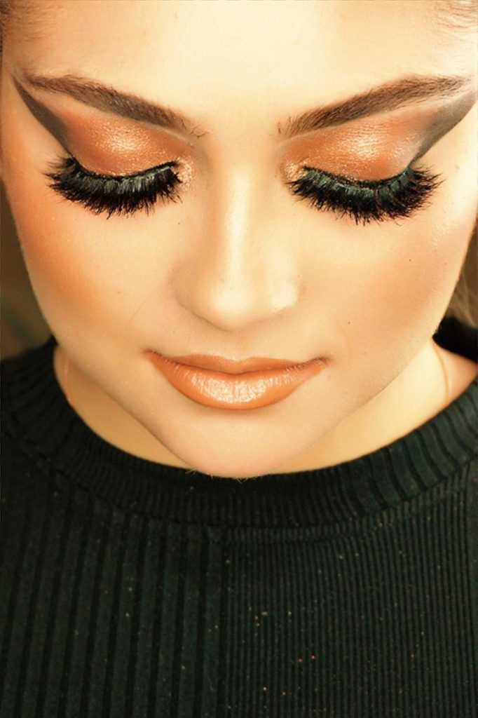 Professional makeup artist near Blainville doing special event glam at Niaglam